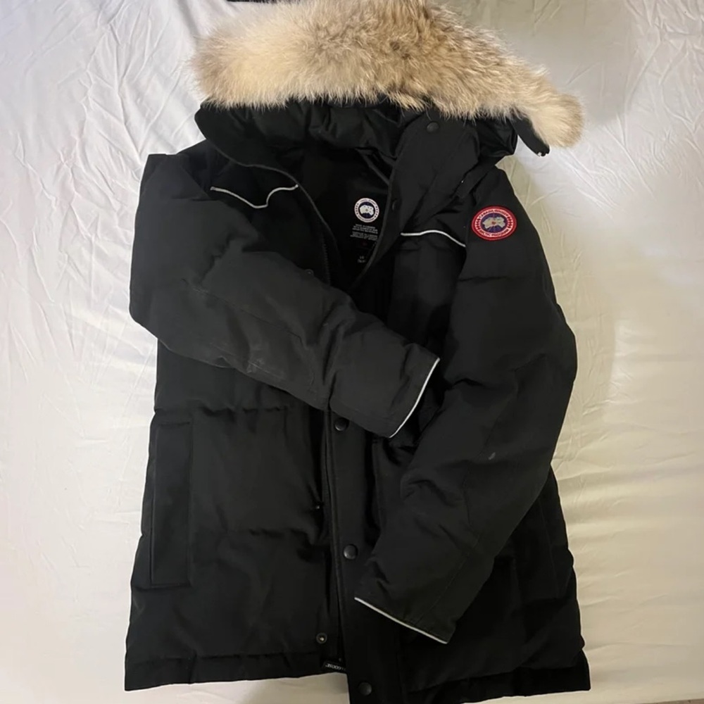 Kids Canada goose coat %100 authentic
